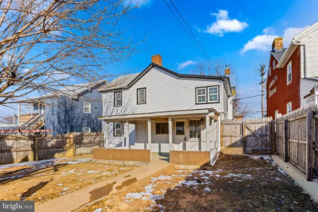 $2,200 | 3268 Main Street, Manchester, MD 21102