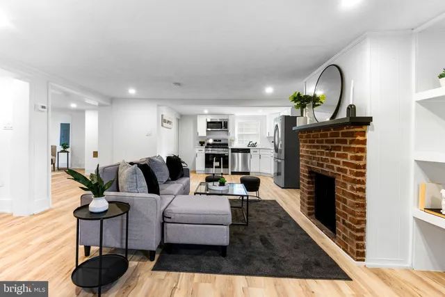 $2,200 | 3268 Main Street, Manchester, MD 21102