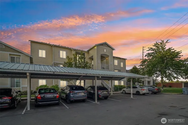 $337,000 | 10113 186th Street East, Unit 154, Puyallup, WA 98375