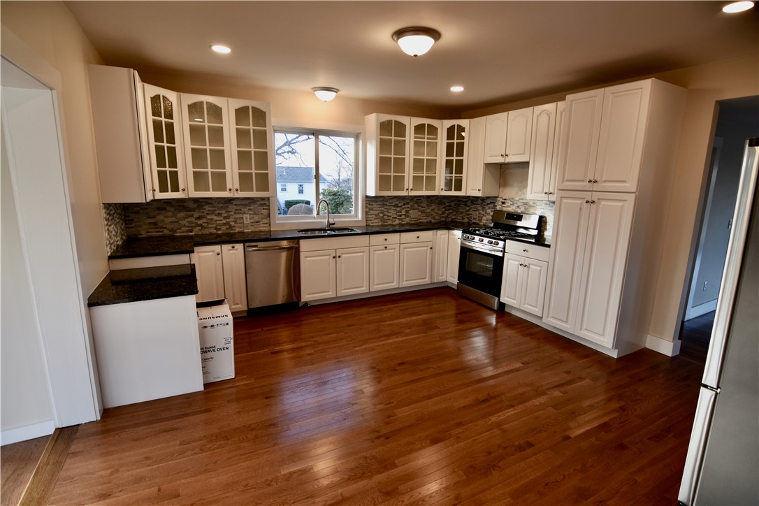 584 Bound Road Woonsocket, RI 02895 - Photo 7 of 35