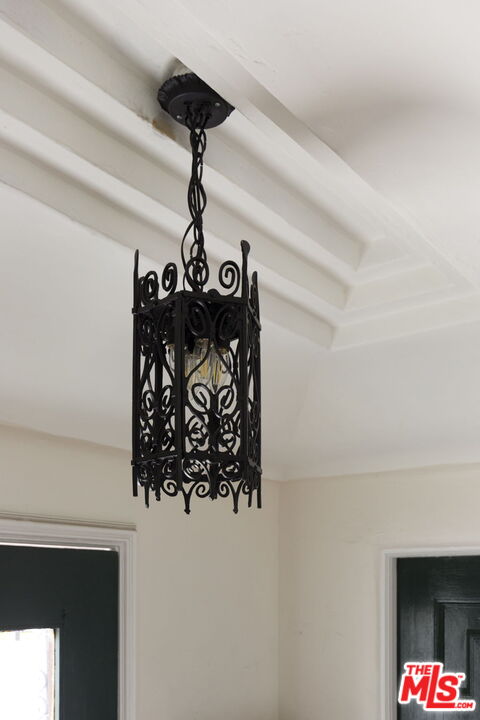 6366 Orange Street Los Angeles, CA 90048 - Photo 8 of 17 a view of entryway