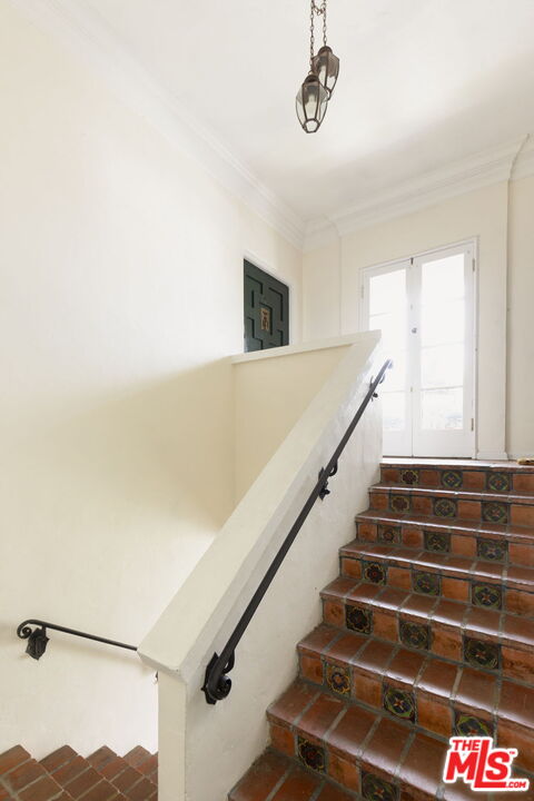 6366 Orange Street Los Angeles, CA 90048 - Photo 10 of 17 a view of entryway