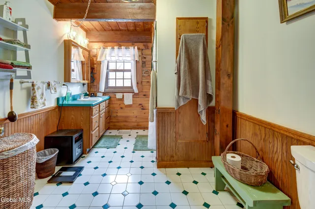 $350,000 | 253 County Highway 102, Gloversville, NY 12078