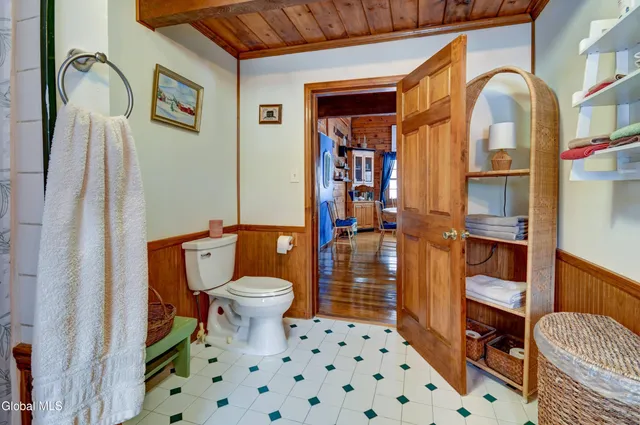 $350,000 | 253 County Highway 102, Gloversville, NY 12078