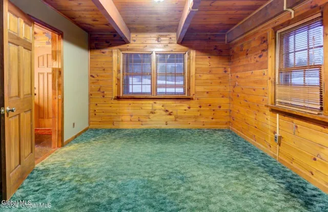 $350,000 | 253 County Highway 102, Gloversville, NY 12078