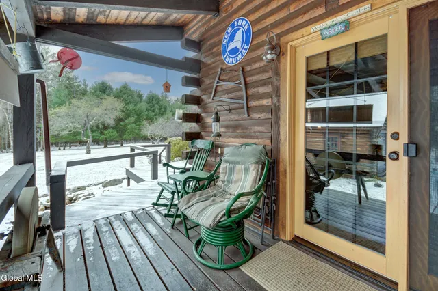 $350,000 | 253 County Highway 102, Gloversville, NY 12078