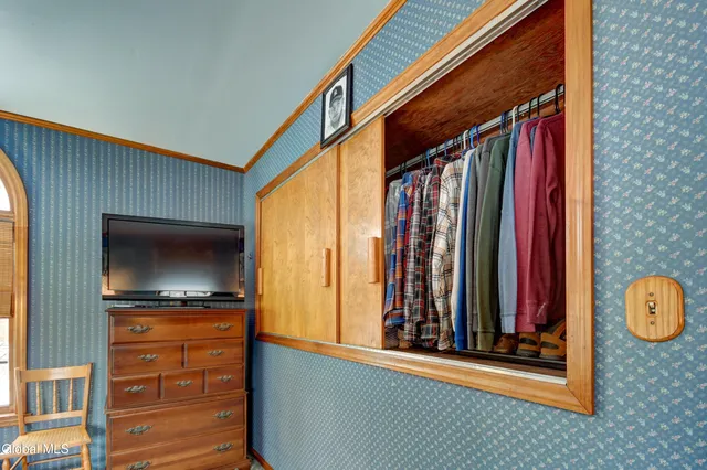 $350,000 | 253 County Highway 102, Gloversville, NY 12078