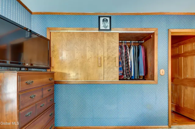 $350,000 | 253 County Highway 102, Gloversville, NY 12078