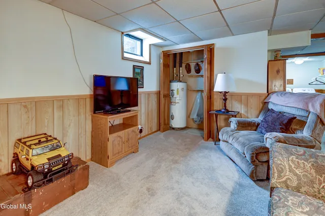 $350,000 | 253 County Highway 102, Gloversville, NY 12078