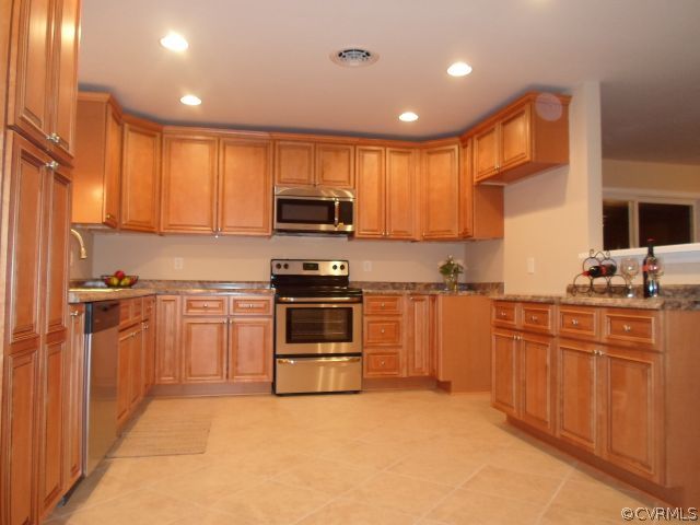 12912 Lewis Road Chesterfield, VA 23831 - Photo 9 of 24 Gallery Image 9