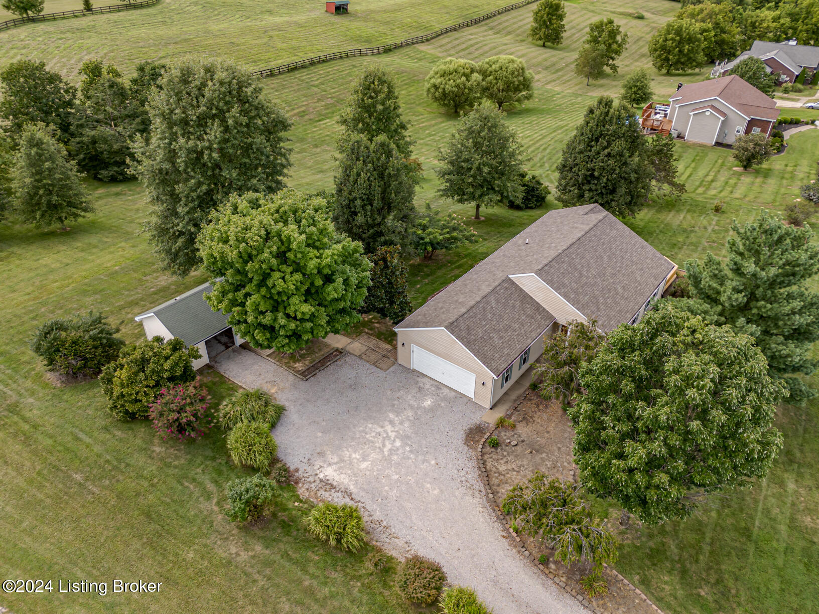 1631 McCoun Road Smithfield, KY 40068 - Photo 2 of 74 DJI_20240812164349_0299_D