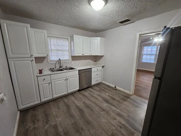 $800 | 2011 35th Street, Lubbock, TX 79412