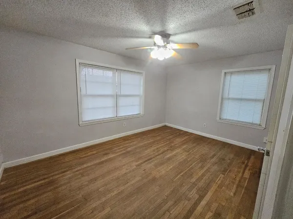 $800 | 2011 35th Street, Lubbock, TX 79412