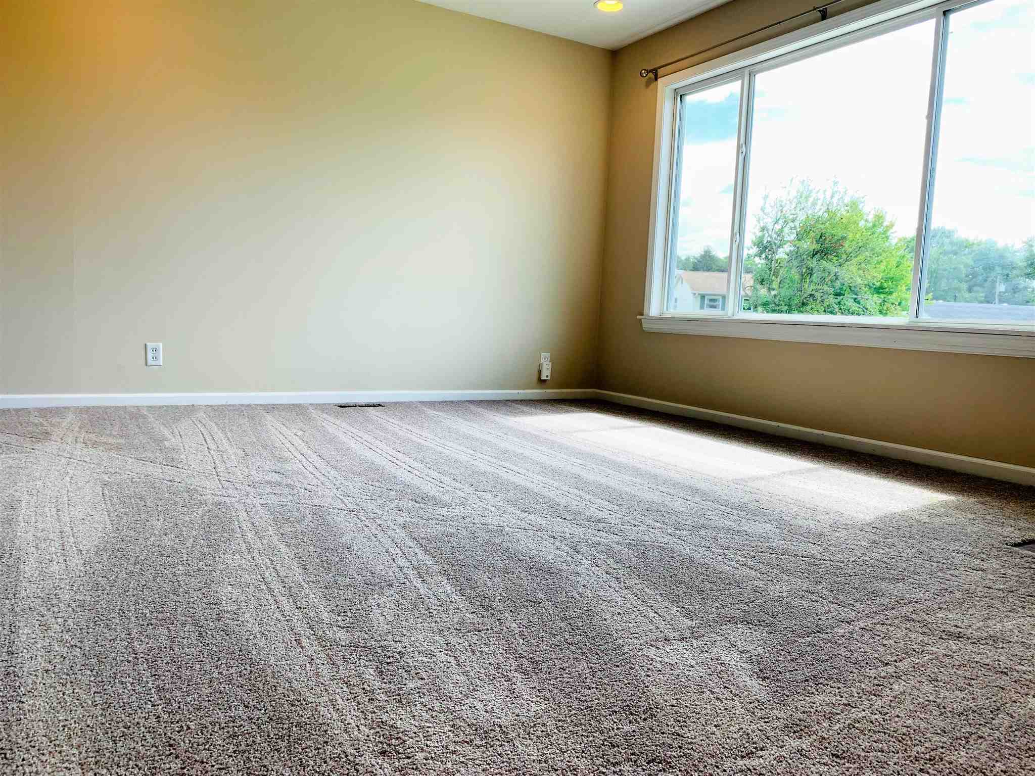 108 Pearl Circle Washington, IL 61571 - Photo 6 of 10 Gallery Image 6