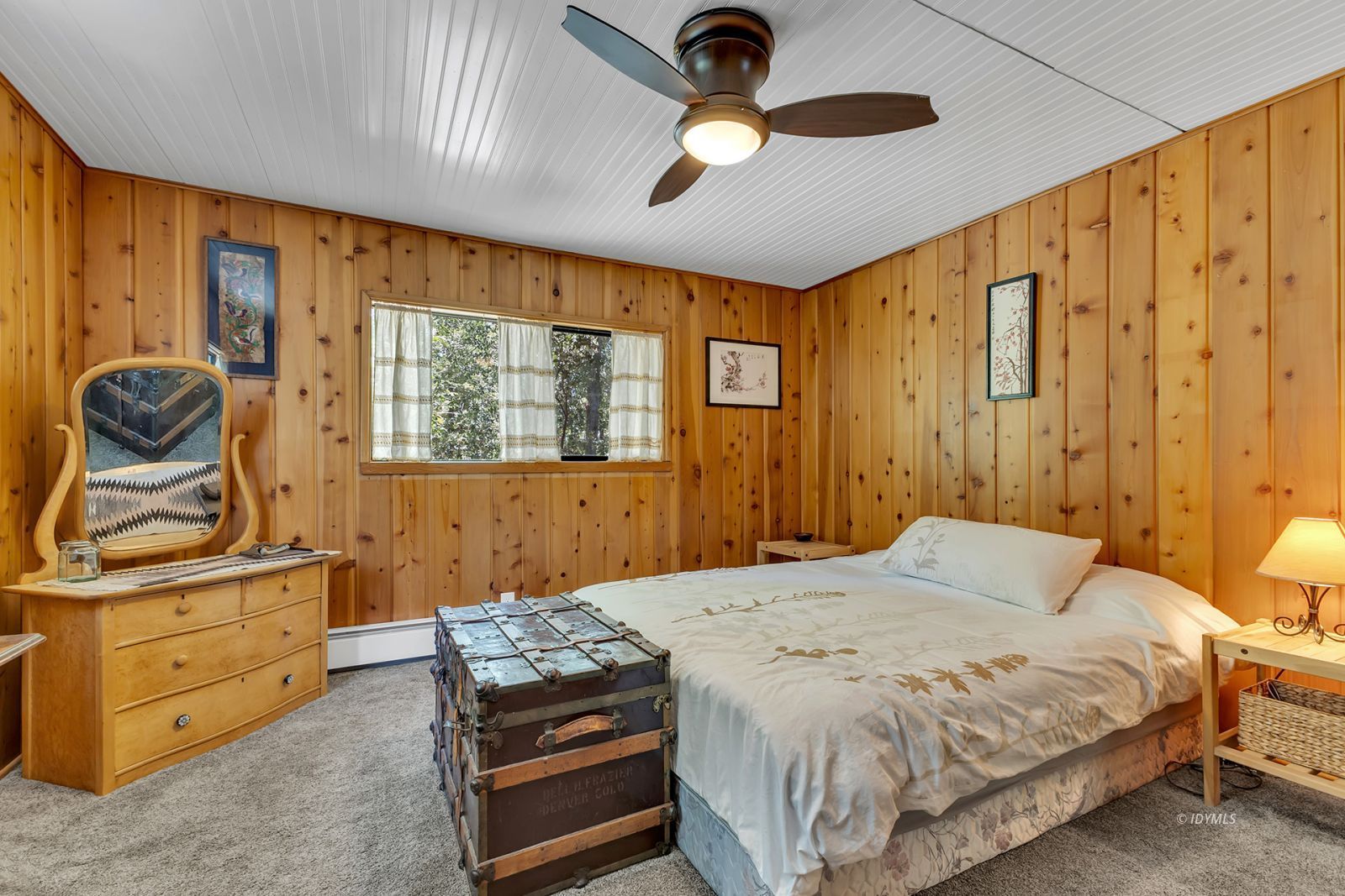 55175 John Muir Road, Unit CALIFO Idyllwild, CA 92549 - Photo 24 of 51 Main level bedrom 1 - light to back yard