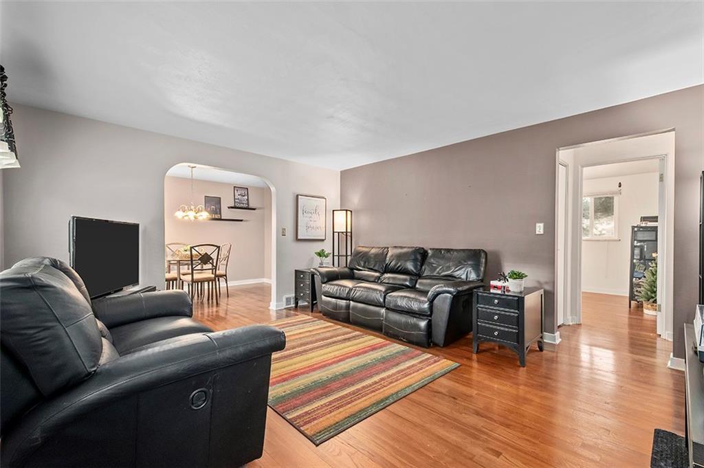 99 Forest Grove Road Coraopolis, PA 15108 - Photo 2 of 21 Gallery Image 2