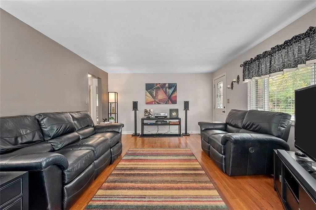 99 Forest Grove Road Coraopolis, PA 15108 - Photo 3 of 21 Gallery Image 3