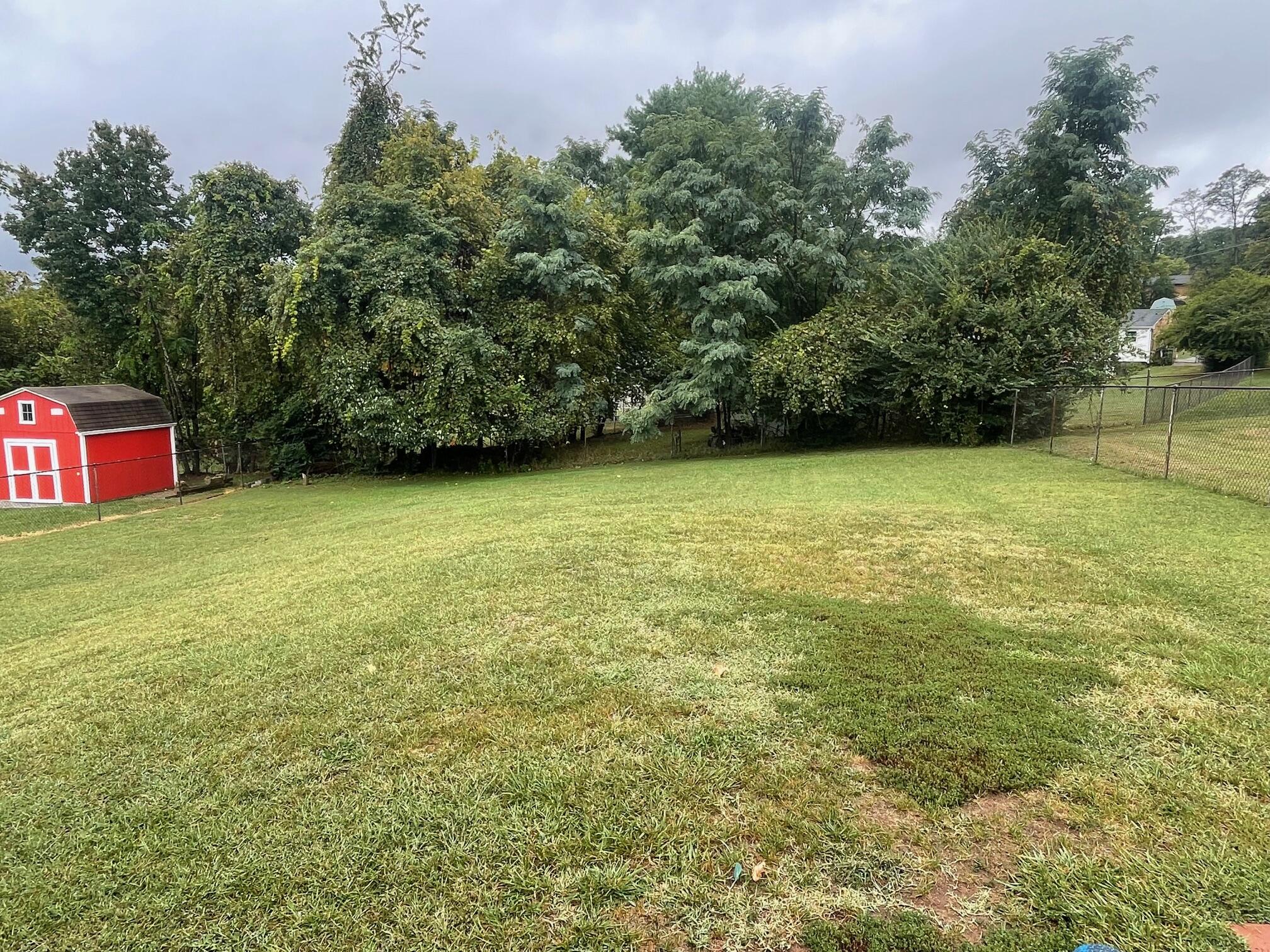 528 Holiday Road Vinton, VA 24179 - Photo 2 of 24 IMG_1785