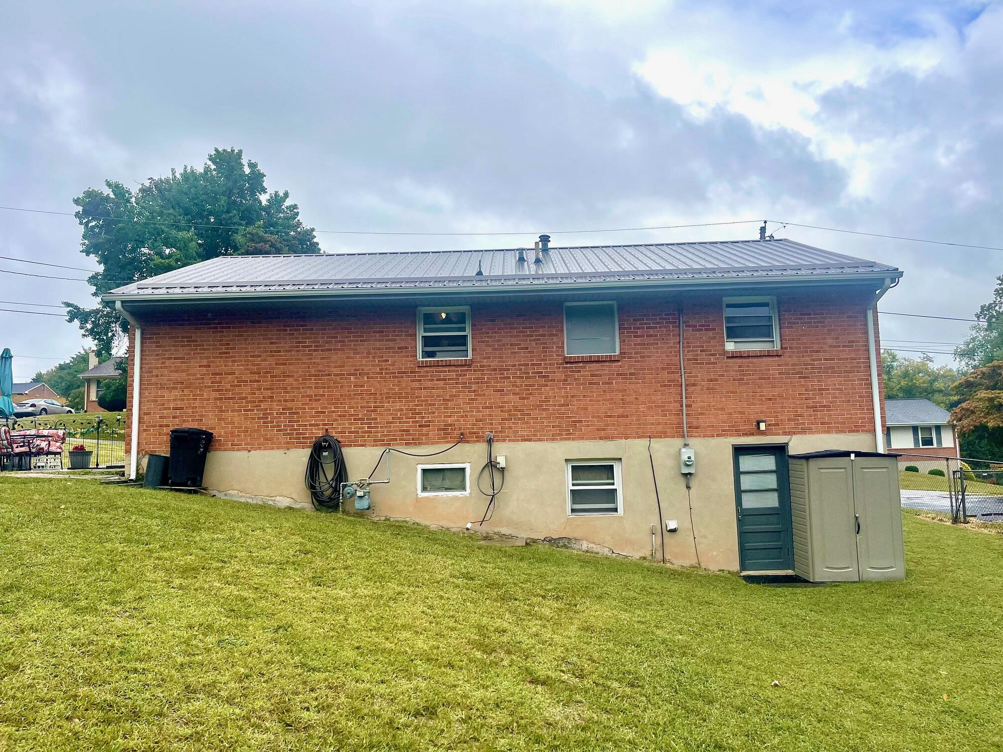 528 Holiday Road Vinton, VA 24179 - Photo 24 of 24 IMG_1786