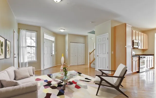 $3,700 | 473 Bay Tree Circle, Vernon Hills, IL 60061