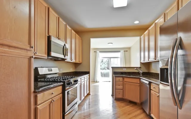 $3,700 | 473 Bay Tree Circle, Vernon Hills, IL 60061