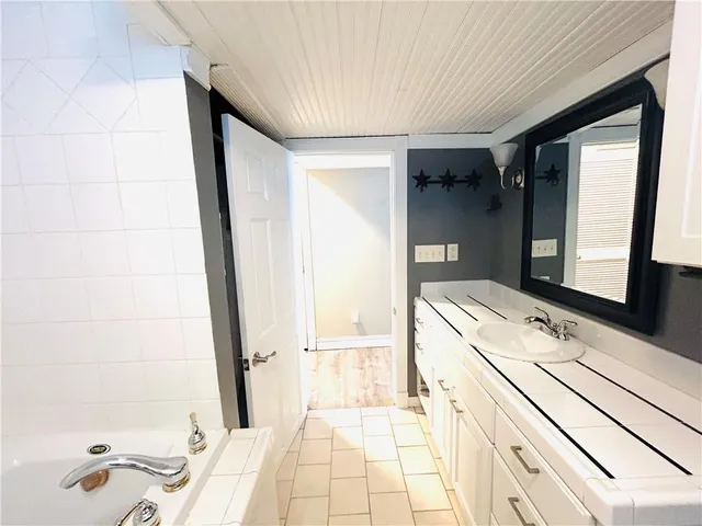 $268,500 | 824 Garden Street, St. Joseph, MO 64504