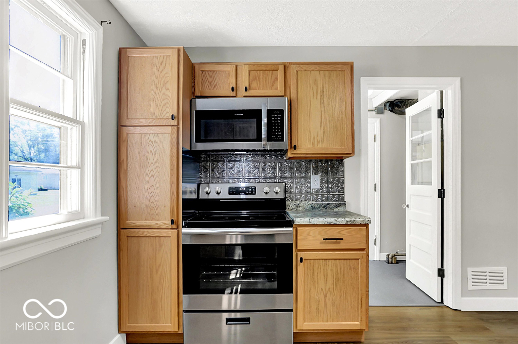 11155 East 10th Street Indianapolis, IN 46229 - Photo 15 of 42