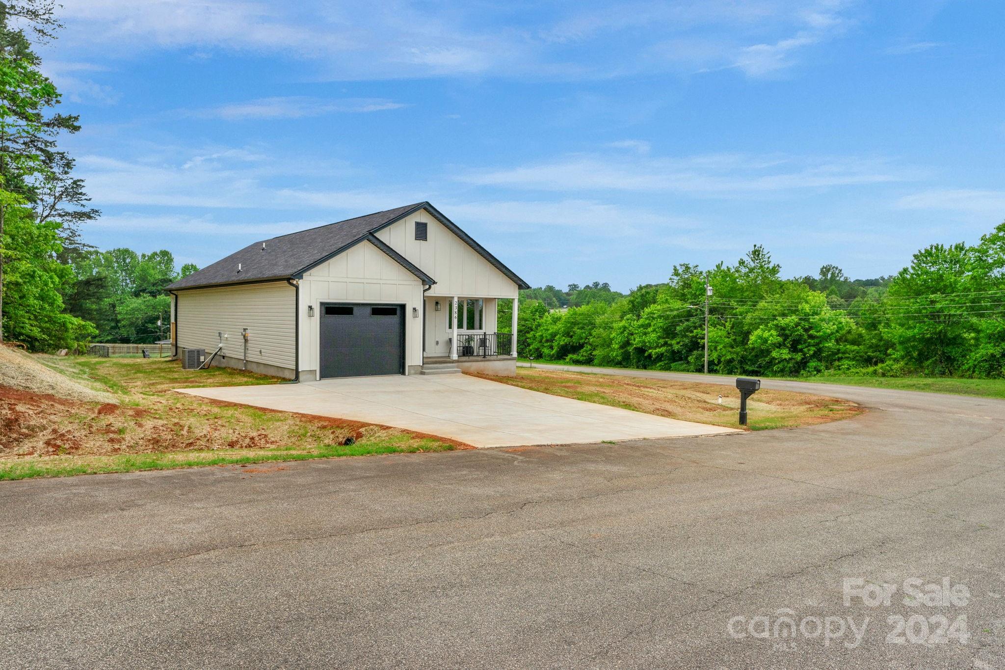 2386 Csi Farm Road Hickory, NC 28602 - Photo 3 of 34 Gallery Image 3