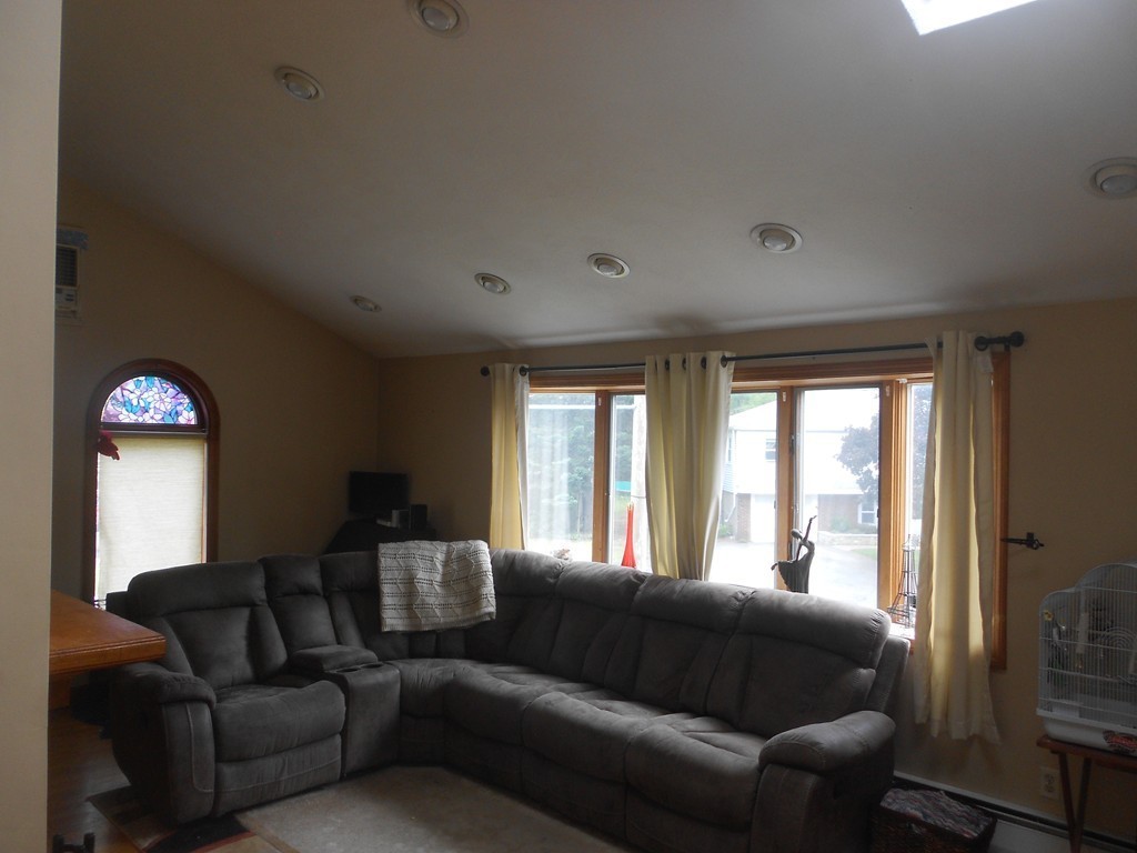 16 Pillings Road Saugus, MA 01906 - Photo 12 of 30 Gallery Image 12