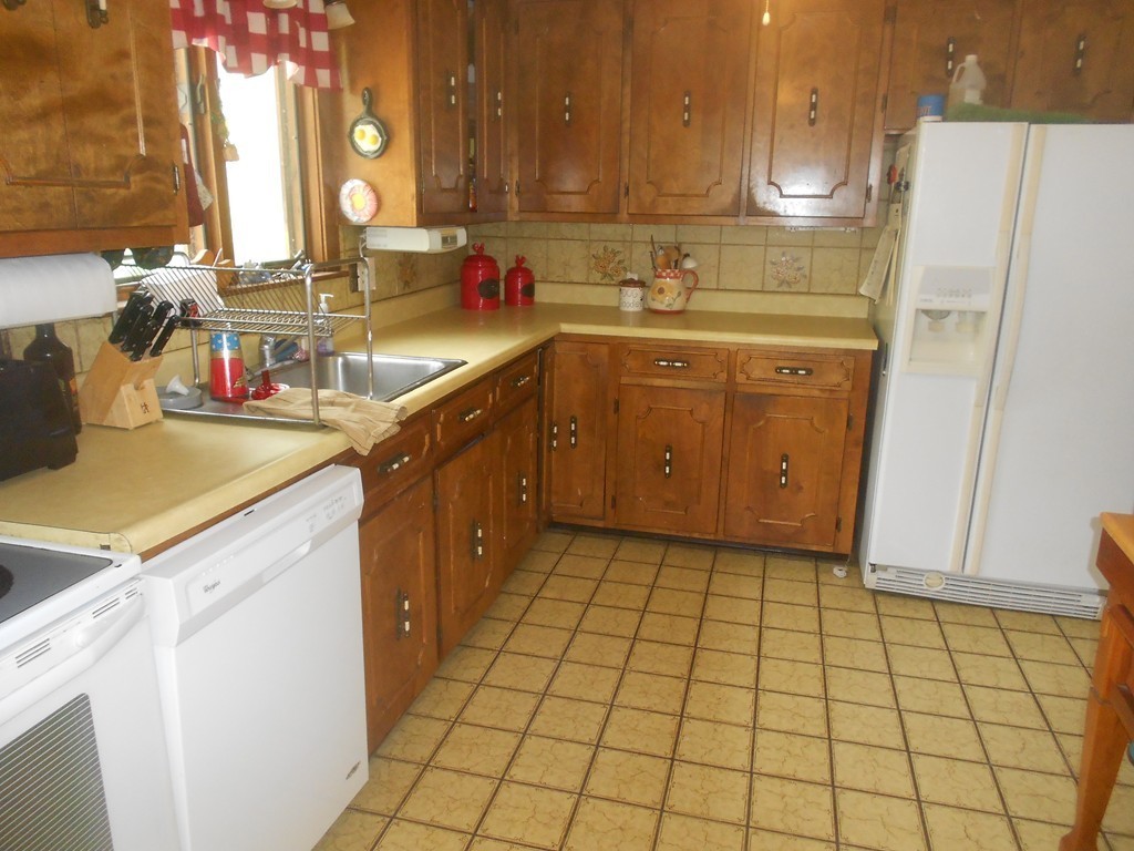 16 Pillings Road Saugus, MA 01906 - Photo 17 of 30 Gallery Image 17