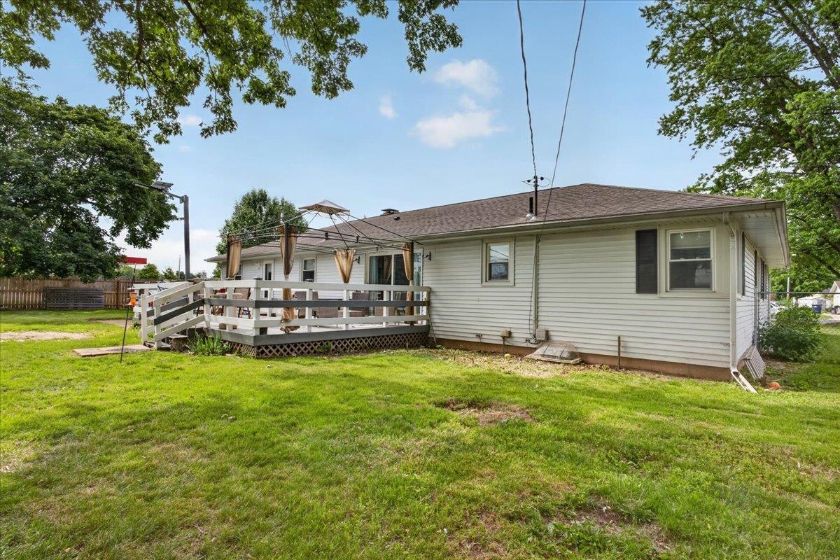 879 East Inman Parkway Beloit, WI 53511 - Photo 32 of 35