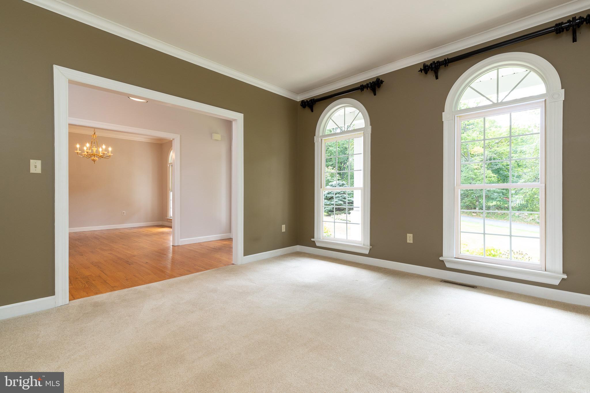 100 Indiantown Road Glenmoore, PA 19343 - Photo 12 of 33 Living Room