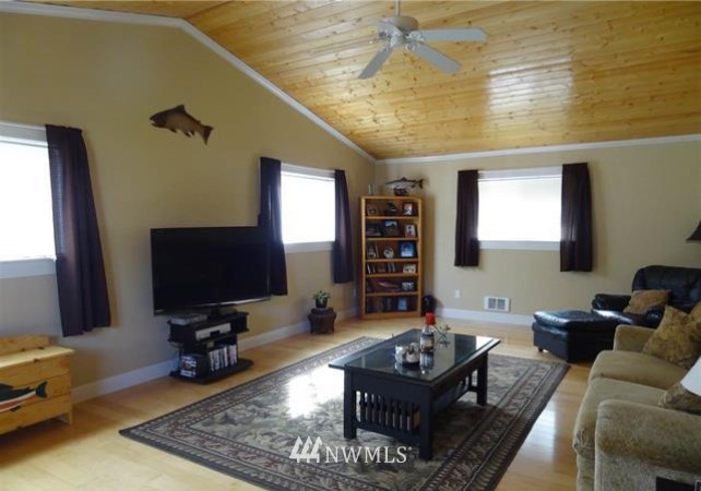 223 McDonnell Creek Road Sequim, WA 98382 - Photo 3 of 25 Gallery Image 3