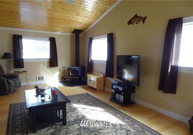 223 McDonnell Creek Road Sequim, WA 98382 - Photo 4 of 25 Gallery Image 4