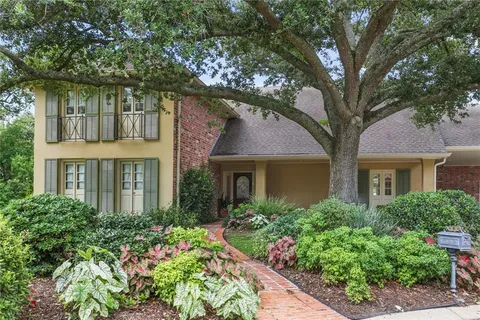 $950,000 | 6 Mary Ridge Court, River Ridge, LA 70123