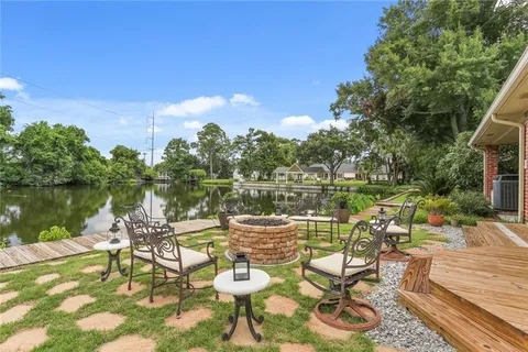 $950,000 | 6 Mary Ridge Court, River Ridge, LA 70123
