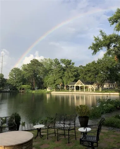 $950,000 | 6 Mary Ridge Court, River Ridge, LA 70123