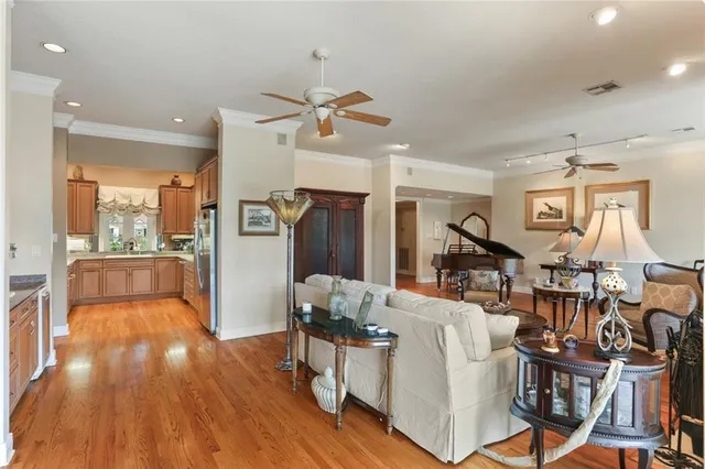 $950,000 | 6 Mary Ridge Court, River Ridge, LA 70123