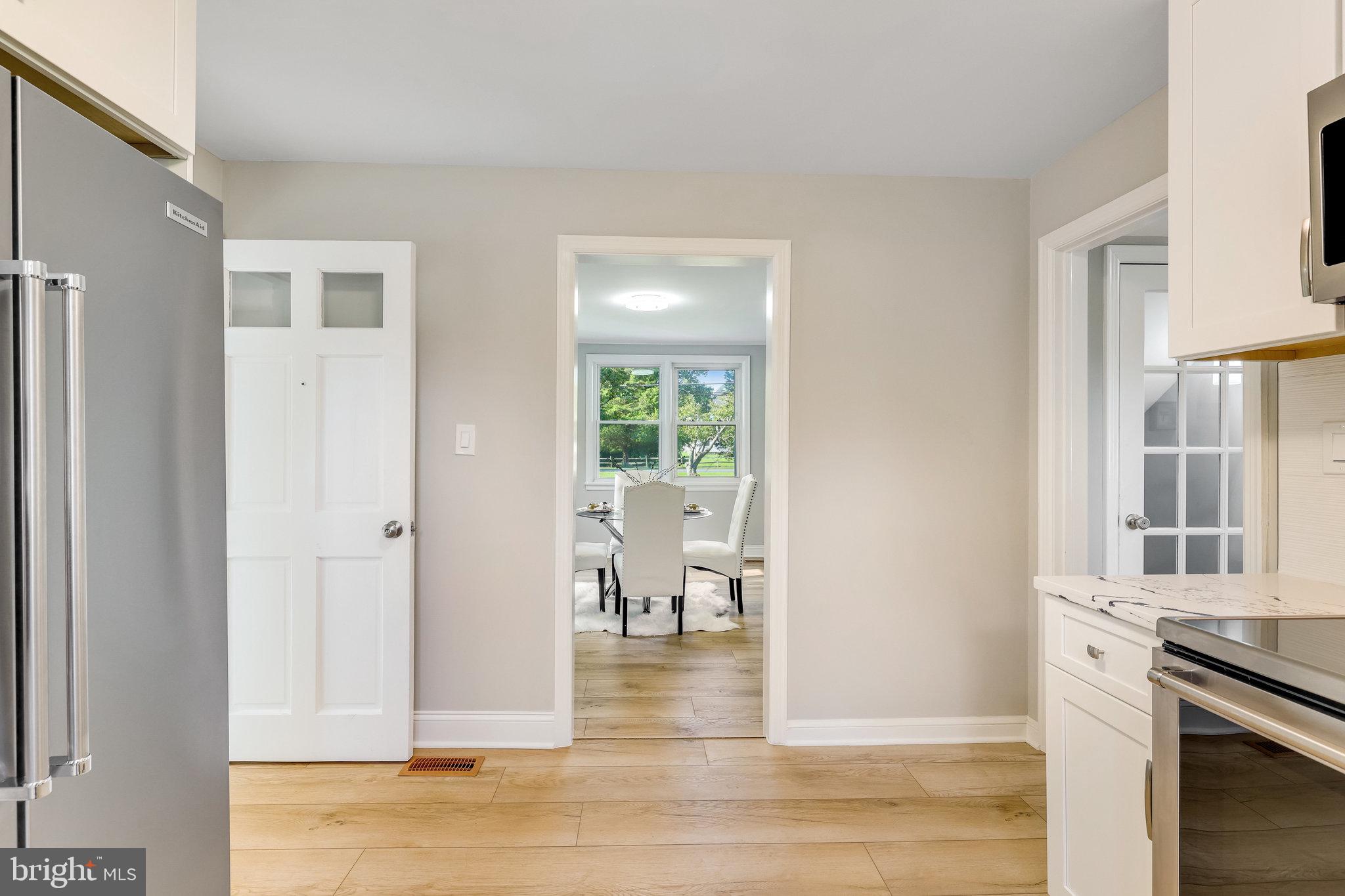 11410 Waples Mill Road Oakton, VA 22124 - Photo 16 of 62 Bright and inviting kitchen entryway.