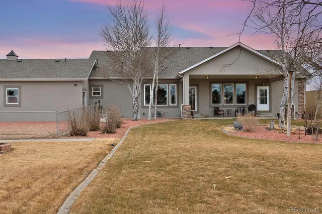 a view of a house with entertaining space