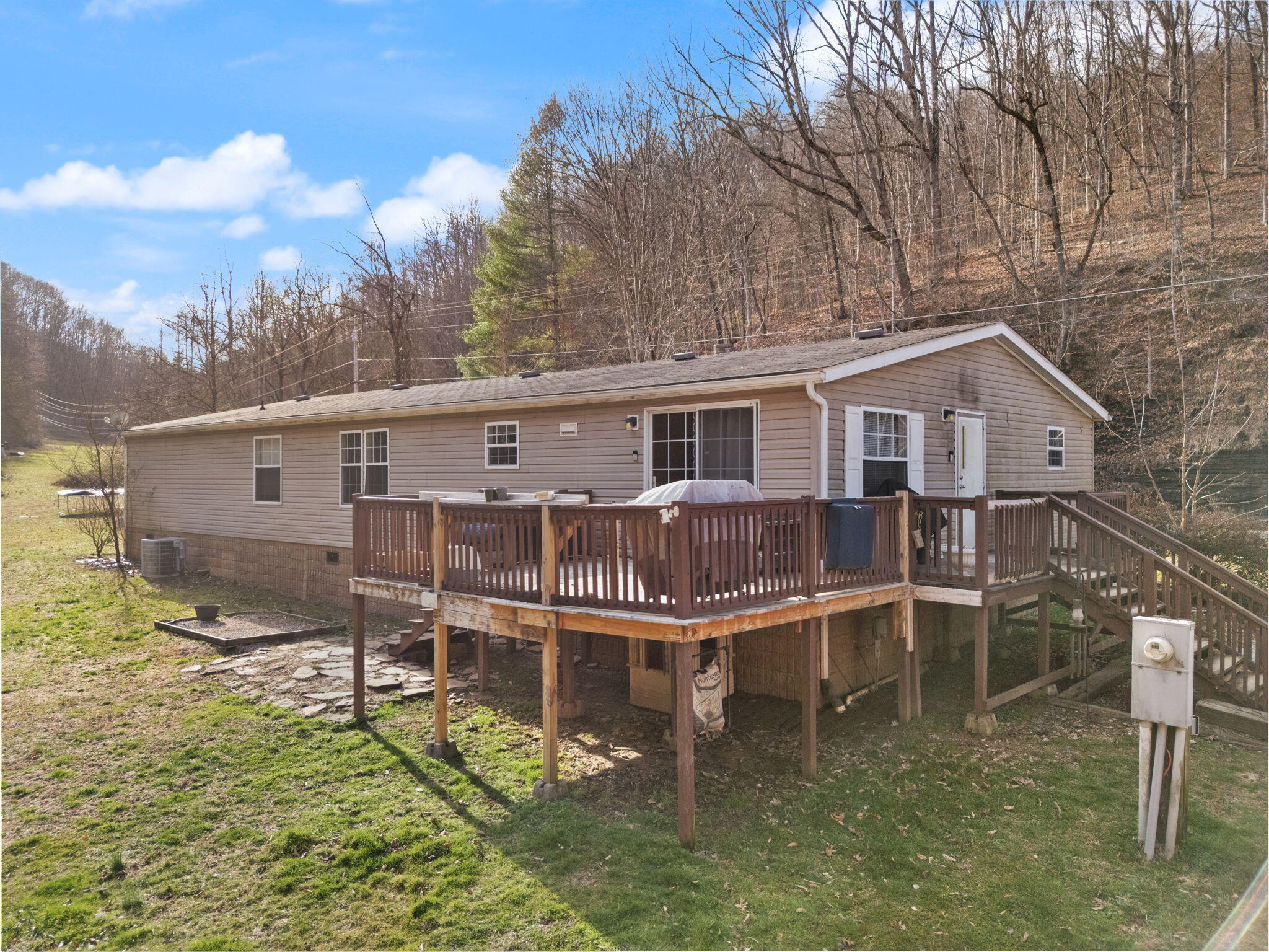 1065 Saplin Fork Road Manchester, KY 40962 - Photo 51 of 68 51-web-or-mls-DJI_20250301161037_0264_D