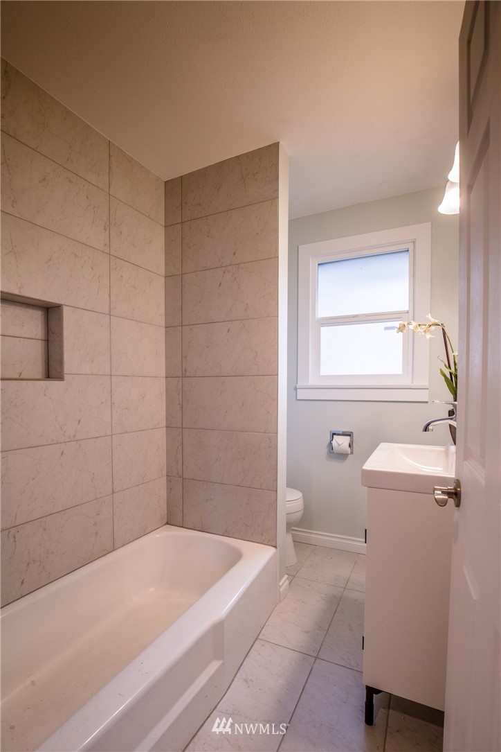 261 Powell Avenue Southwest Renton, WA 98057 - Photo 12 of 24