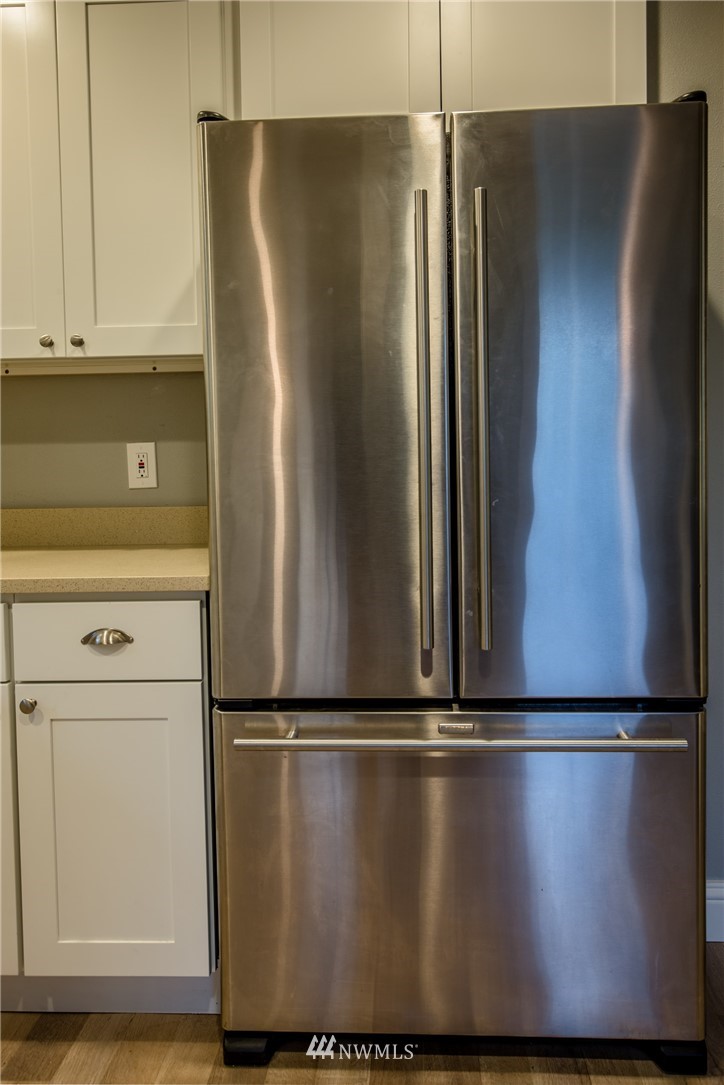 261 Powell Avenue Southwest Renton, WA 98057 - Photo 6 of 24