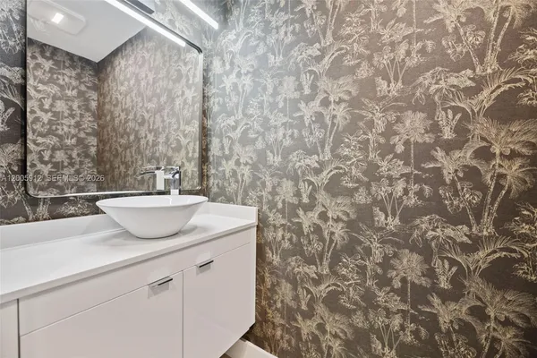 $6,300 | 21012 Northeast 34th Court, Unit 21012, Aventura, FL 33180