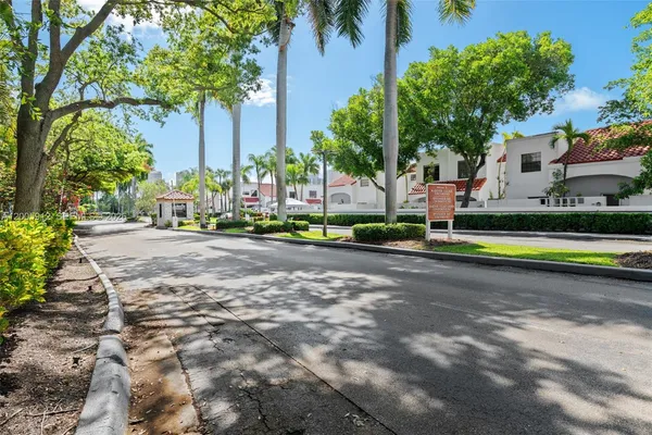 $6,300 | 21012 Northeast 34th Court, Unit 21012, Aventura, FL 33180