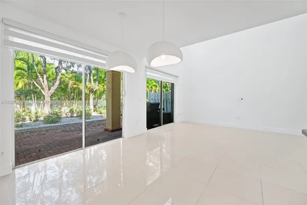 $6,300 | 21012 Northeast 34th Court, Unit 21012, Aventura, FL 33180