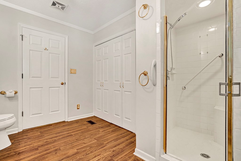 1101 Watts Bridge Road Ninety Six, SC 29666 - Photo 21 of 58 WALK-IN SHOWER