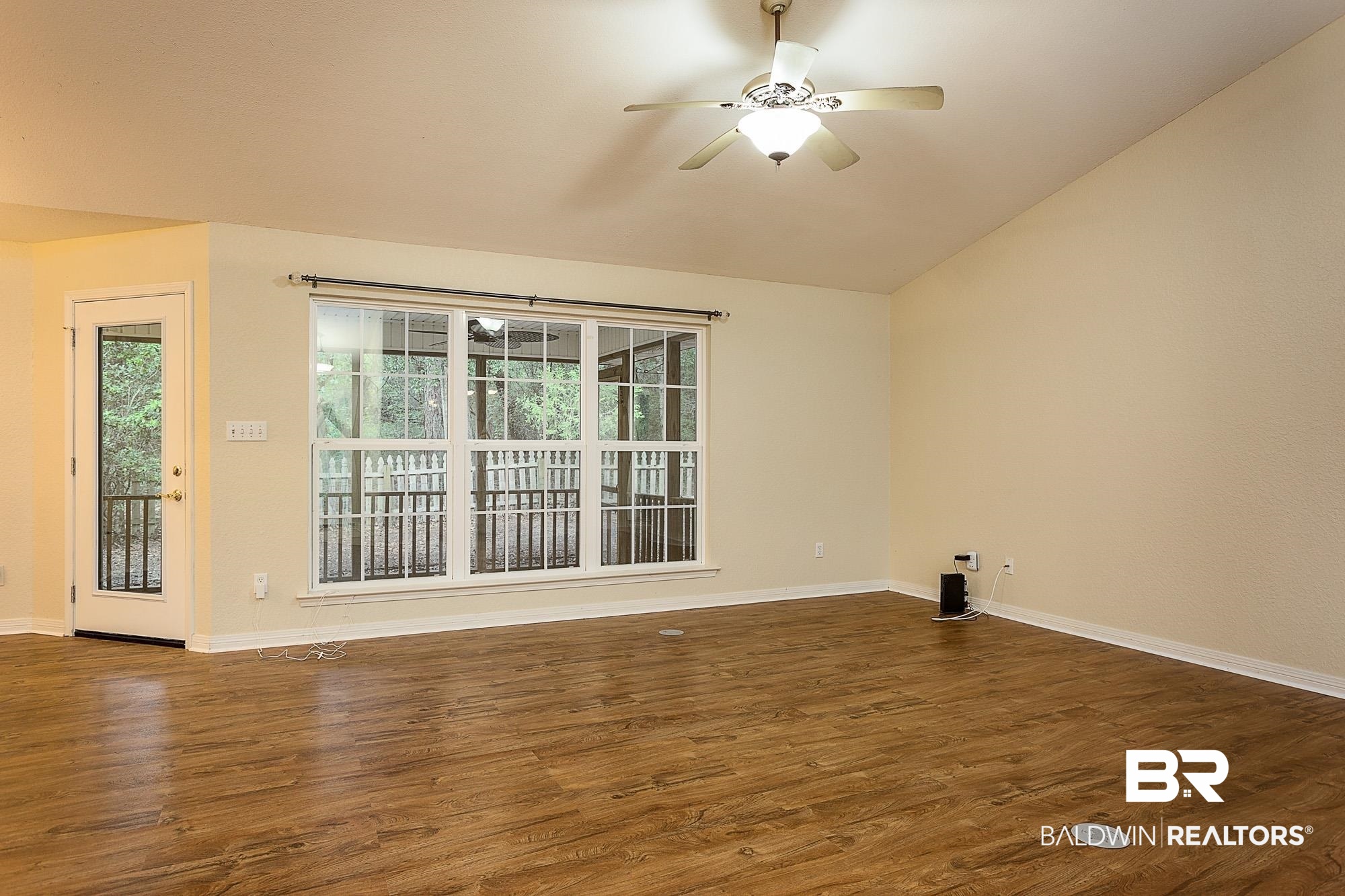 9734 North Bayou Road Lillian, AL 36549 - Photo 16 of 31 family room