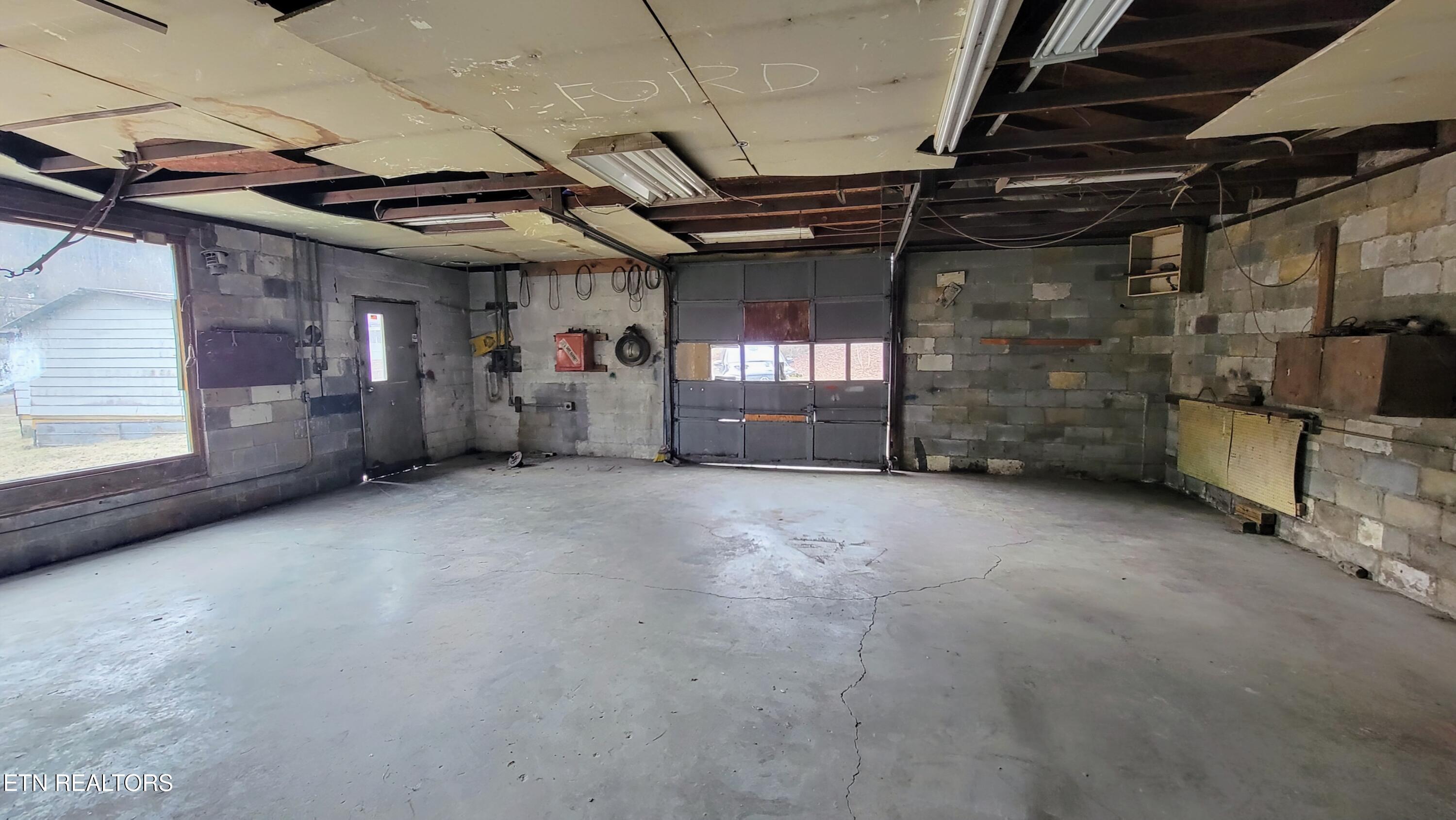 614 Mehaffey Road Powell, TN 37849 - Photo 7 of 14 workshop/garage