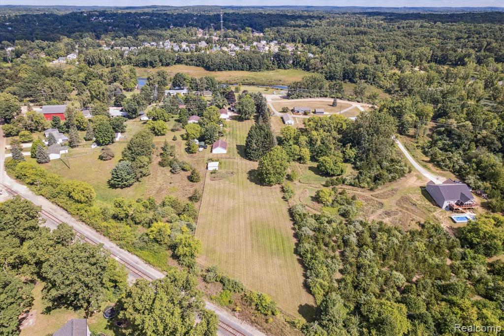 1202 Garden Road Milford, MI 48381 - Photo 48 of 54 Gallery Image 48